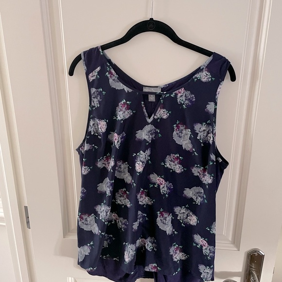 Market & Spruce Navy Blue Floral Shell - Picture 3 of 4